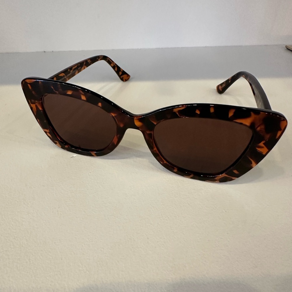 Diff Melody Tortoise Cat-Eye Sunglasses